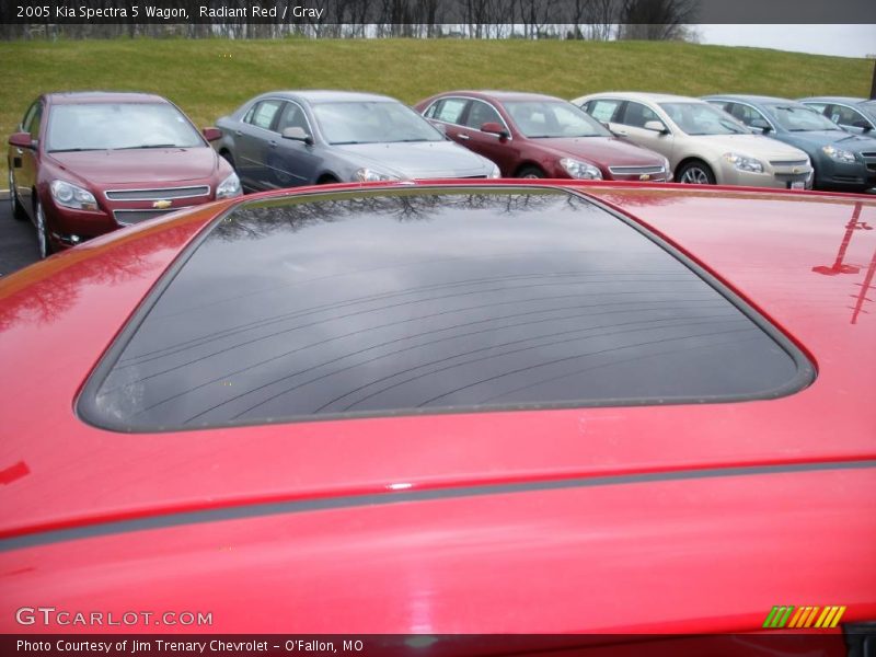 Radiant Red / Gray 2005 Kia Spectra 5 Wagon