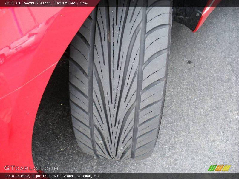 Radiant Red / Gray 2005 Kia Spectra 5 Wagon