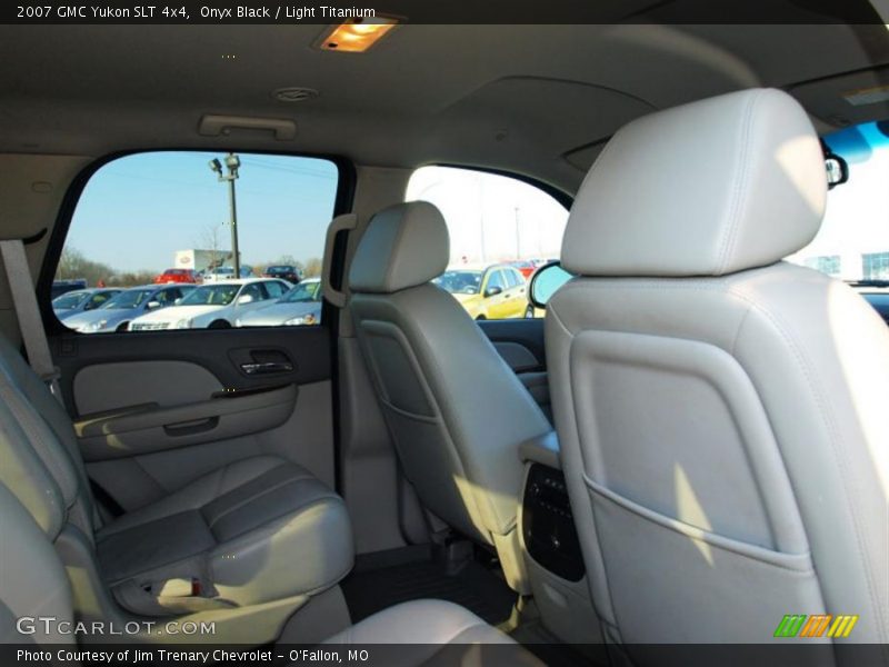 Onyx Black / Light Titanium 2007 GMC Yukon SLT 4x4