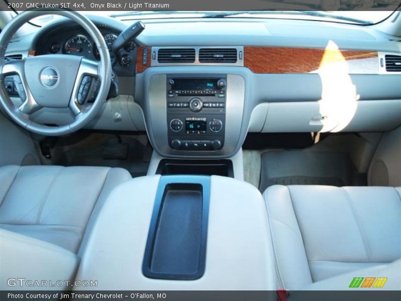 Onyx Black / Light Titanium 2007 GMC Yukon SLT 4x4
