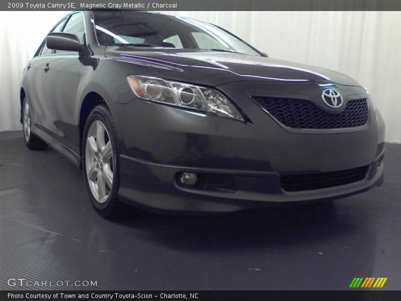 Magnetic Gray Metallic / Charcoal 2009 Toyota Camry SE