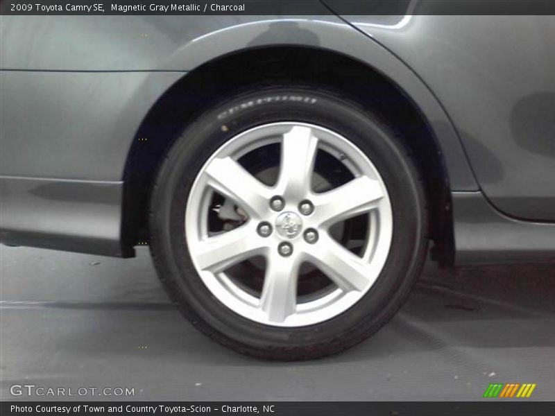 Magnetic Gray Metallic / Charcoal 2009 Toyota Camry SE