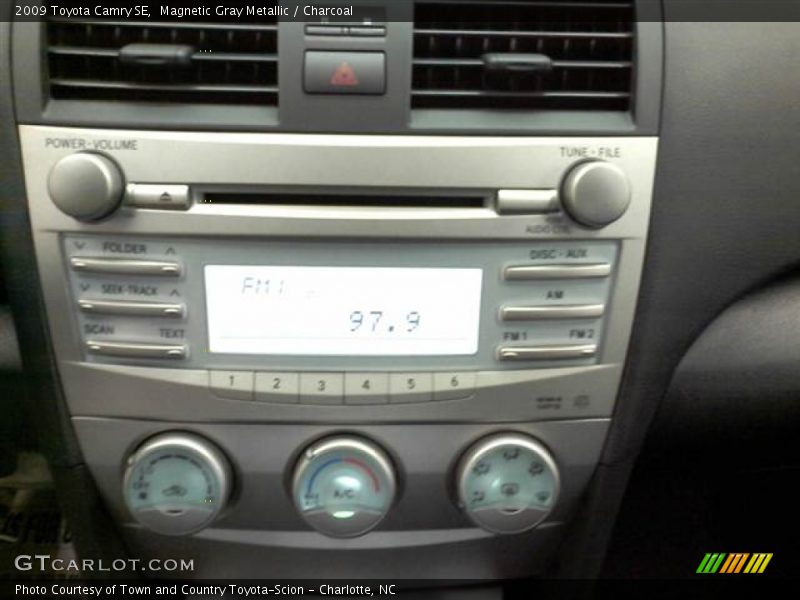 Magnetic Gray Metallic / Charcoal 2009 Toyota Camry SE