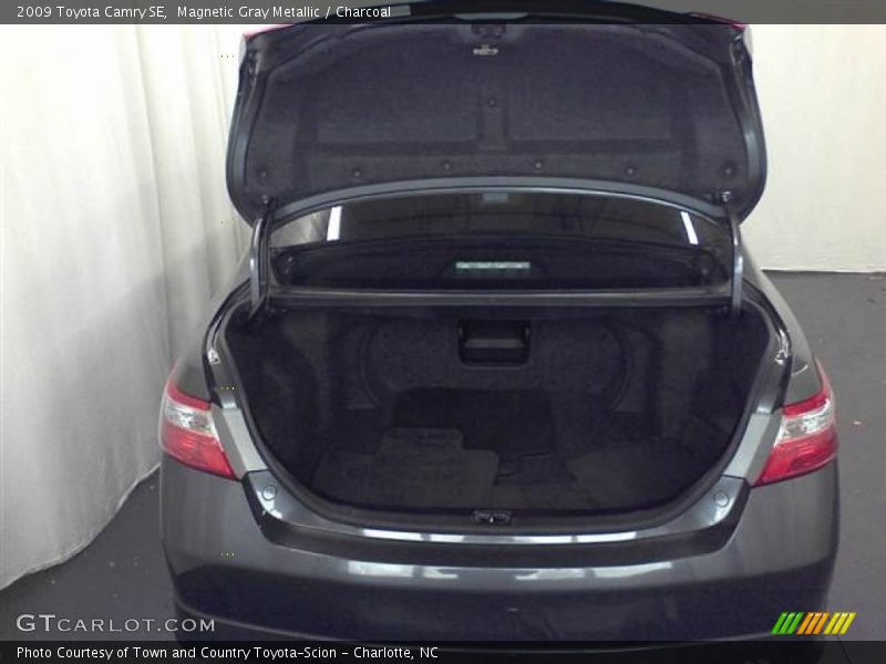 Magnetic Gray Metallic / Charcoal 2009 Toyota Camry SE