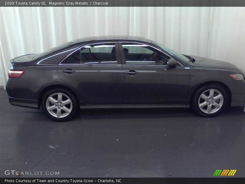 Magnetic Gray Metallic / Charcoal 2009 Toyota Camry SE
