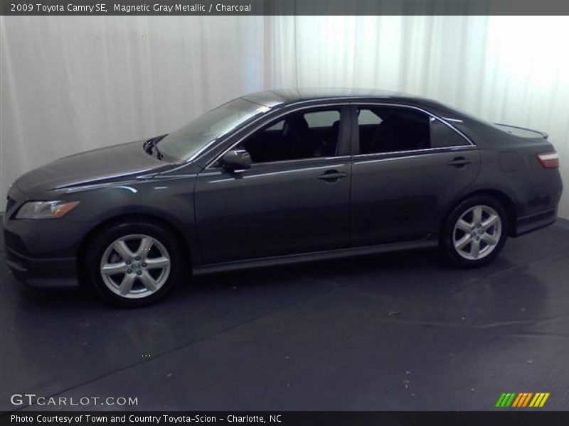 Magnetic Gray Metallic / Charcoal 2009 Toyota Camry SE