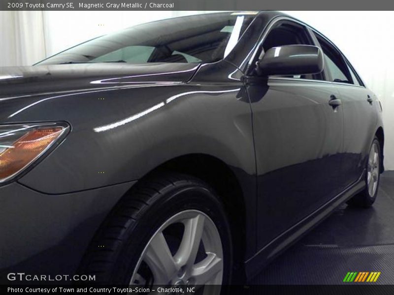 Magnetic Gray Metallic / Charcoal 2009 Toyota Camry SE