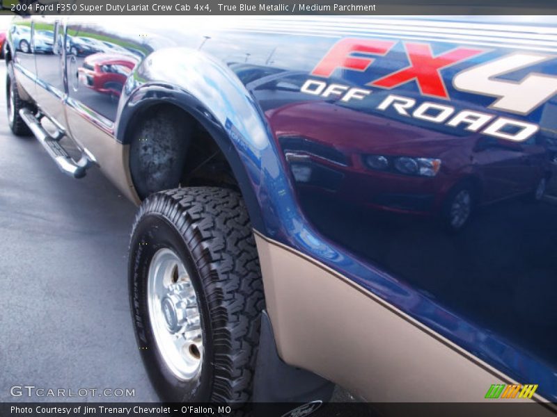 True Blue Metallic / Medium Parchment 2004 Ford F350 Super Duty Lariat Crew Cab 4x4