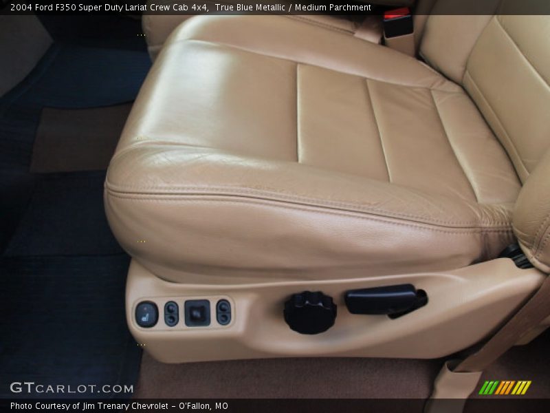 True Blue Metallic / Medium Parchment 2004 Ford F350 Super Duty Lariat Crew Cab 4x4