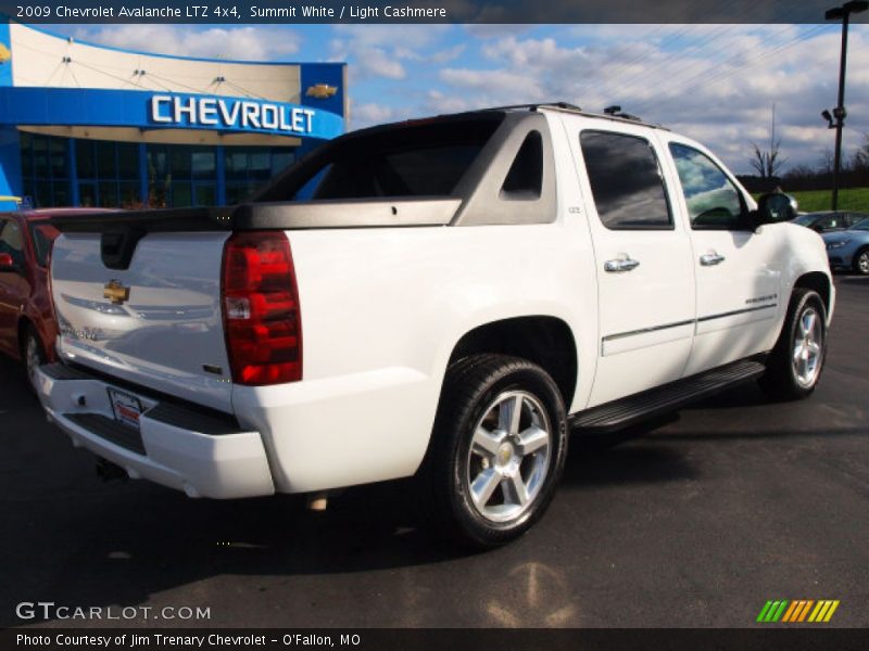 Summit White / Light Cashmere 2009 Chevrolet Avalanche LTZ 4x4