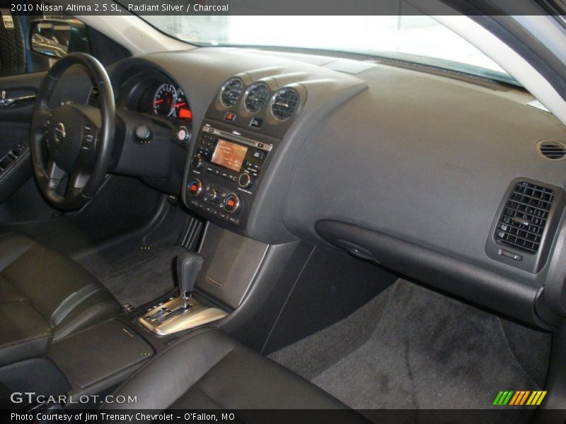 Radiant Silver / Charcoal 2010 Nissan Altima 2.5 SL
