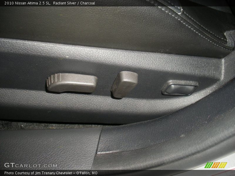 Radiant Silver / Charcoal 2010 Nissan Altima 2.5 SL