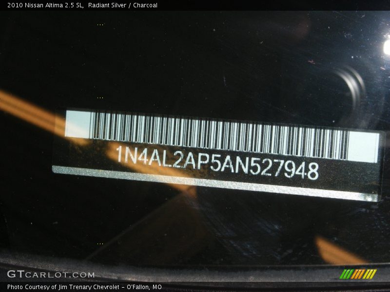 Radiant Silver / Charcoal 2010 Nissan Altima 2.5 SL