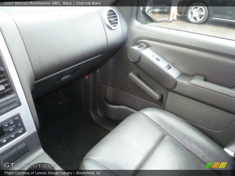 Black / Charcoal Black 2007 Mercury Mountaineer AWD
