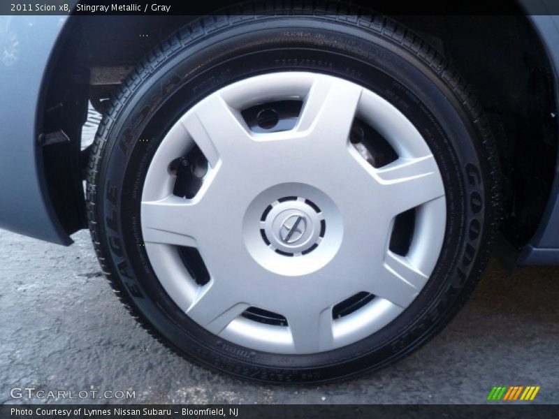 Stingray Metallic / Gray 2011 Scion xB