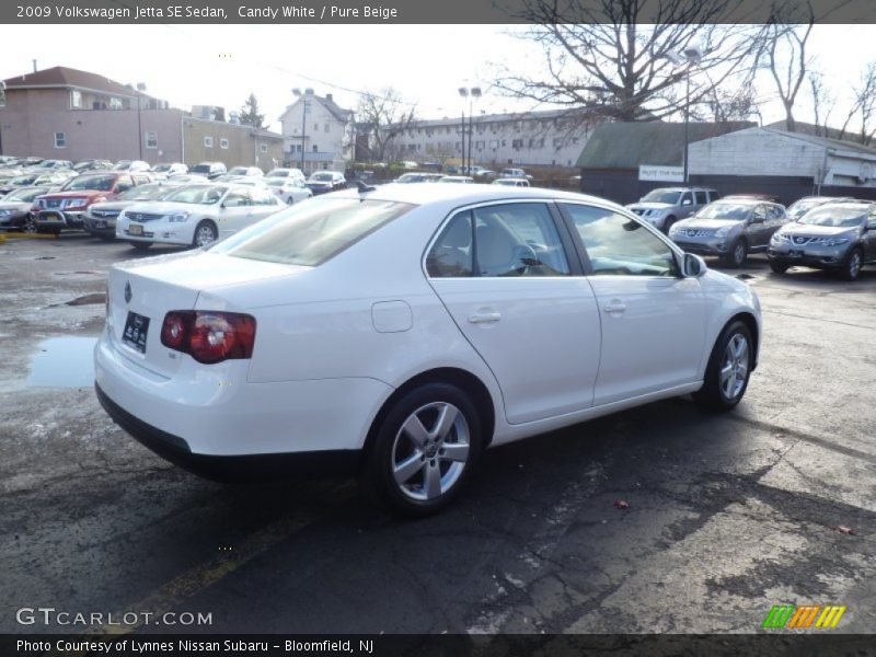 Candy White / Pure Beige 2009 Volkswagen Jetta SE Sedan