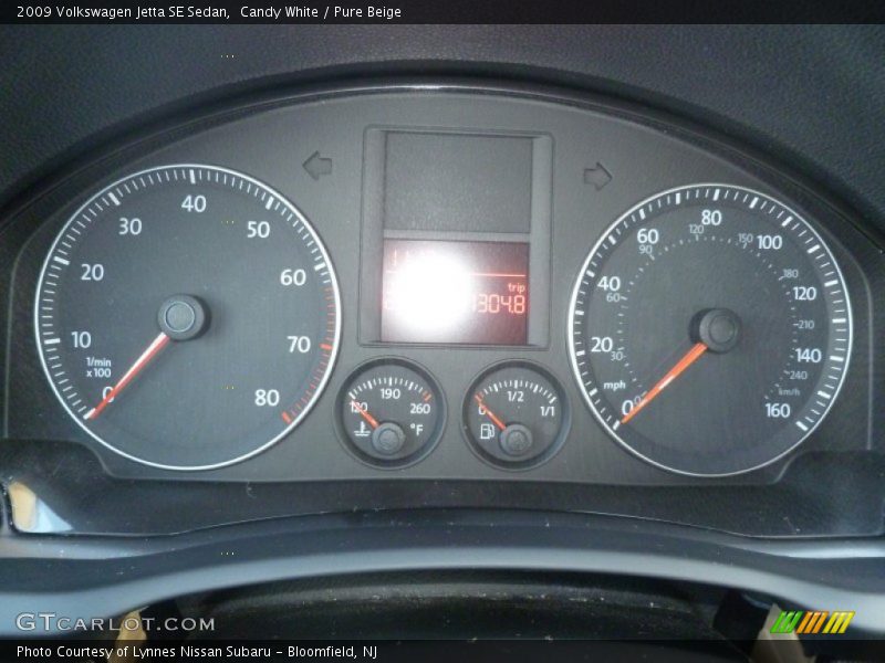 Candy White / Pure Beige 2009 Volkswagen Jetta SE Sedan