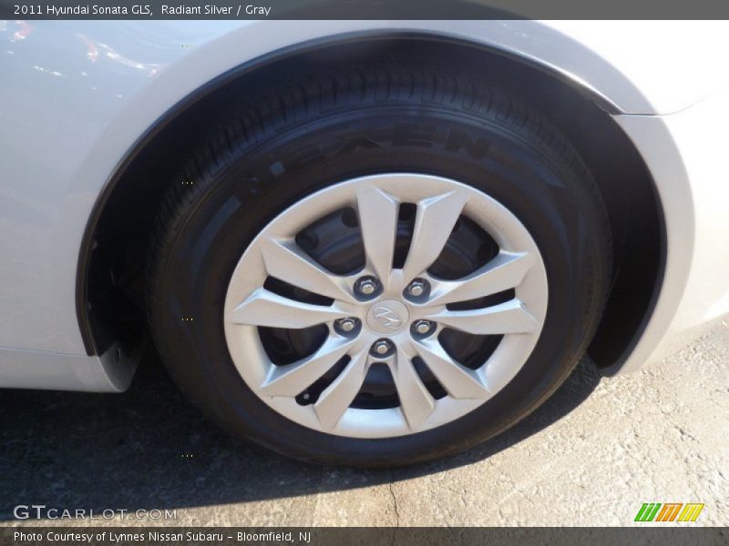 Radiant Silver / Gray 2011 Hyundai Sonata GLS