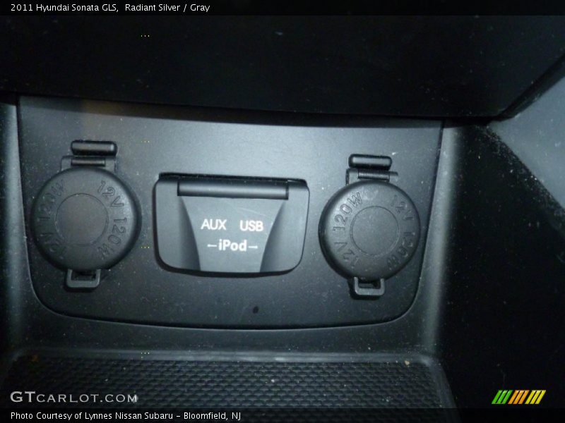 Radiant Silver / Gray 2011 Hyundai Sonata GLS