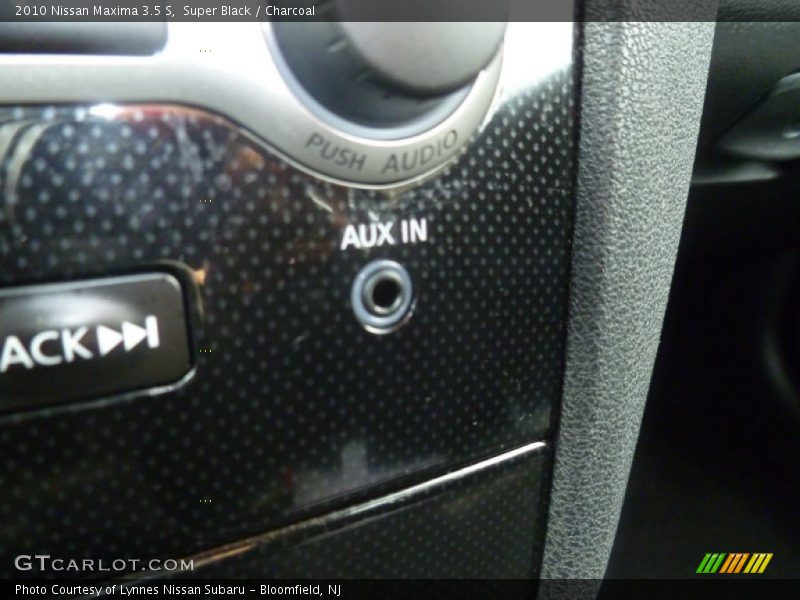 Super Black / Charcoal 2010 Nissan Maxima 3.5 S