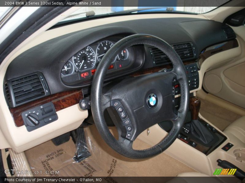 Alpine White / Sand 2004 BMW 3 Series 330xi Sedan