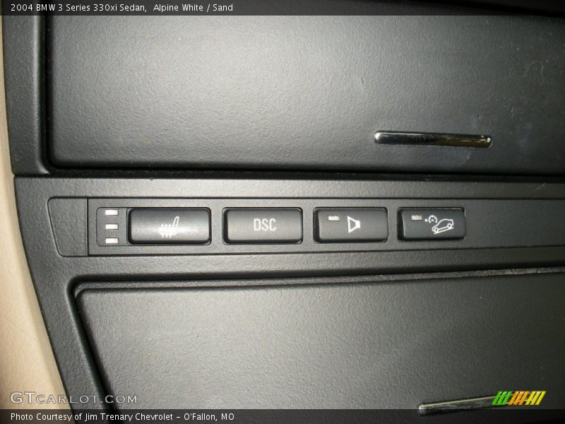 Alpine White / Sand 2004 BMW 3 Series 330xi Sedan