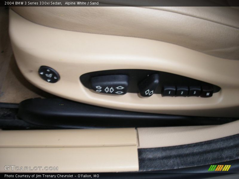 Alpine White / Sand 2004 BMW 3 Series 330xi Sedan