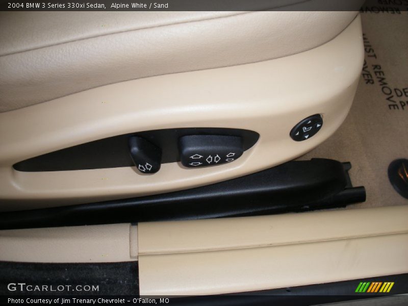 Alpine White / Sand 2004 BMW 3 Series 330xi Sedan