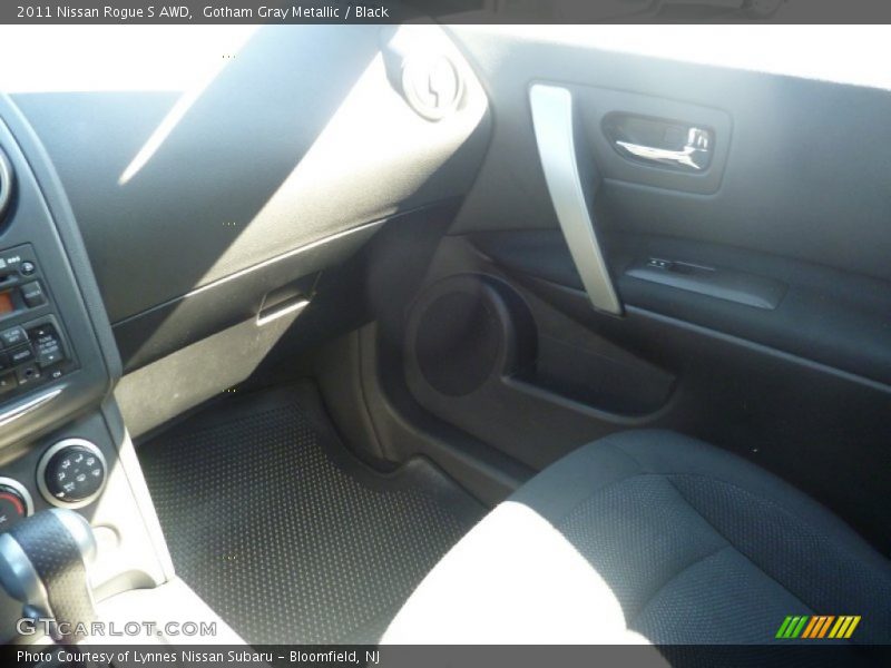 Gotham Gray Metallic / Black 2011 Nissan Rogue S AWD