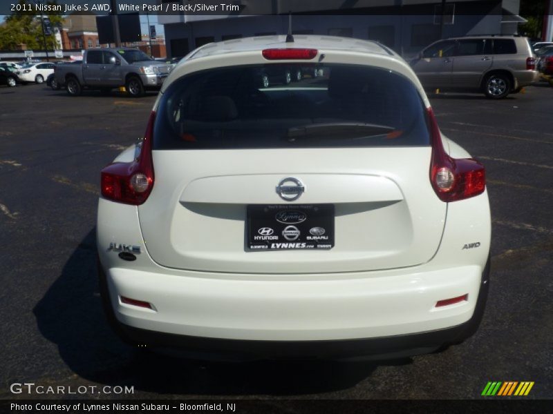 White Pearl / Black/Silver Trim 2011 Nissan Juke S AWD