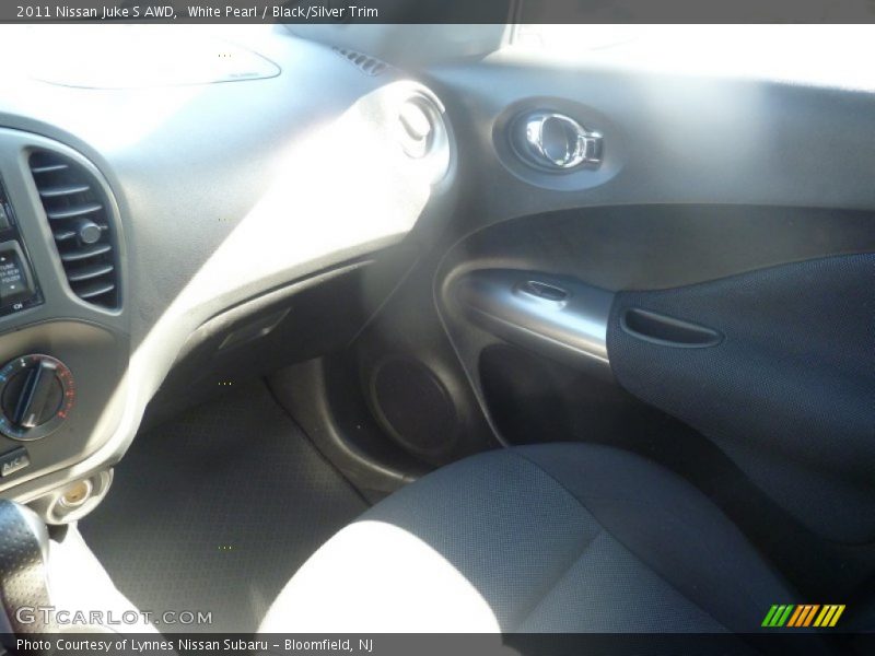 White Pearl / Black/Silver Trim 2011 Nissan Juke S AWD
