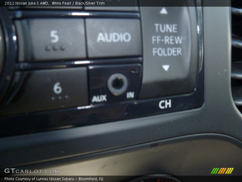 White Pearl / Black/Silver Trim 2011 Nissan Juke S AWD