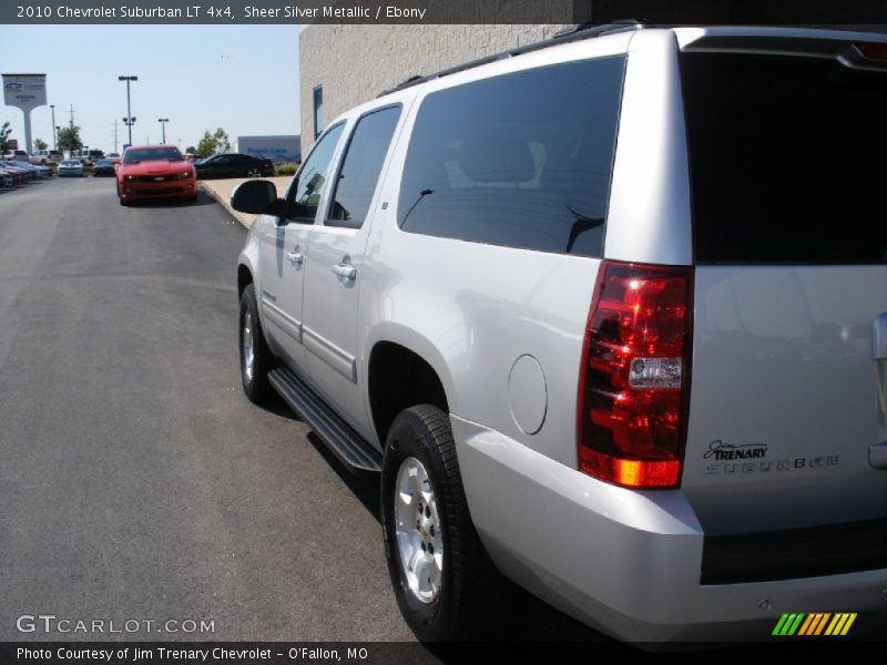 Sheer Silver Metallic / Ebony 2010 Chevrolet Suburban LT 4x4