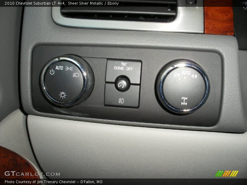 Sheer Silver Metallic / Ebony 2010 Chevrolet Suburban LT 4x4