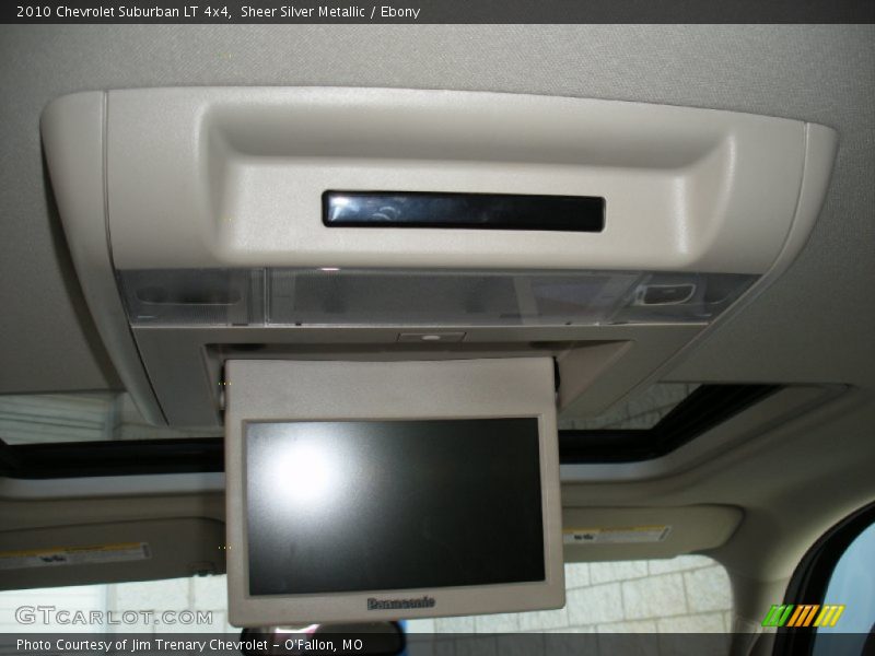 Sheer Silver Metallic / Ebony 2010 Chevrolet Suburban LT 4x4