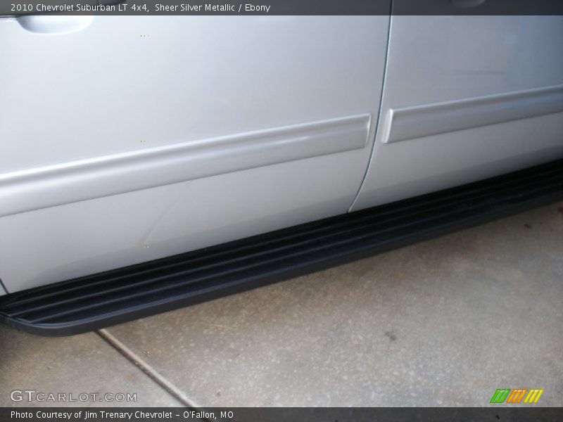 Sheer Silver Metallic / Ebony 2010 Chevrolet Suburban LT 4x4