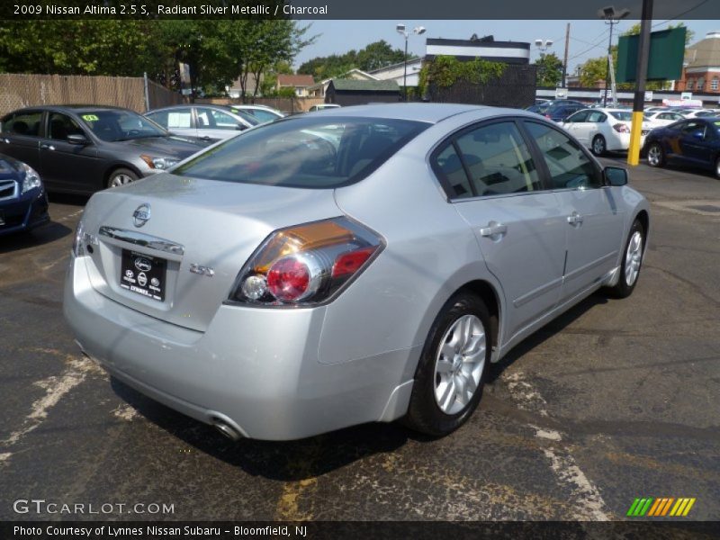 Radiant Silver Metallic / Charcoal 2009 Nissan Altima 2.5 S