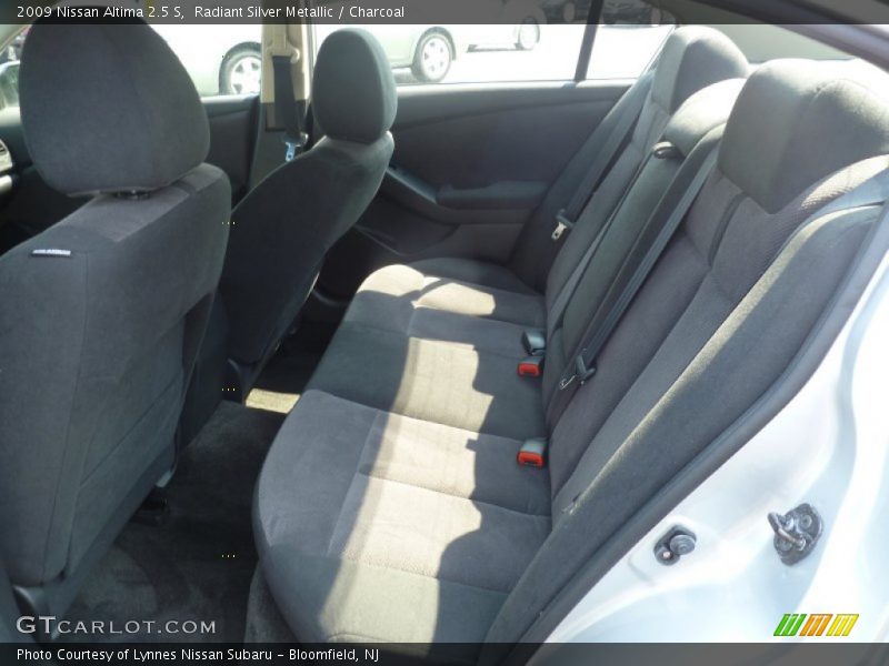 Radiant Silver Metallic / Charcoal 2009 Nissan Altima 2.5 S