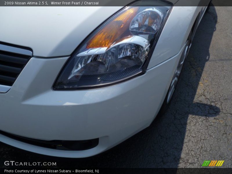 Winter Frost Pearl / Charcoal 2009 Nissan Altima 2.5 S