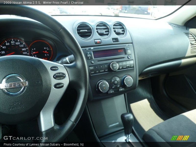 Winter Frost Pearl / Charcoal 2009 Nissan Altima 2.5 S