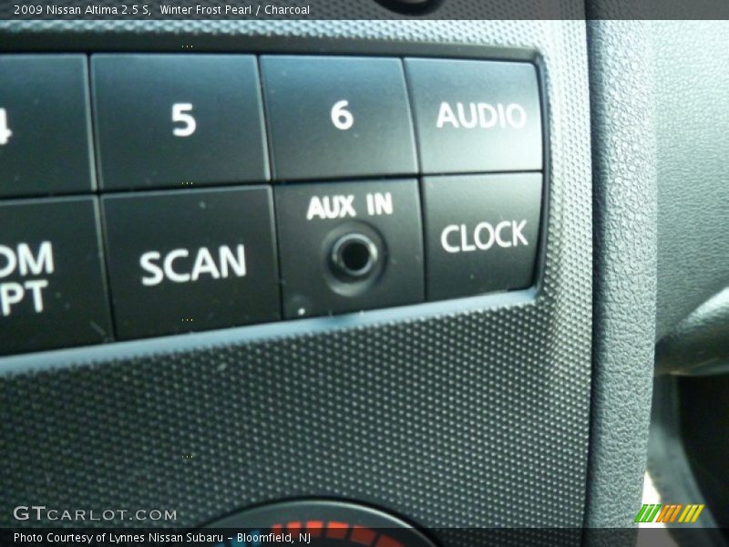 Winter Frost Pearl / Charcoal 2009 Nissan Altima 2.5 S