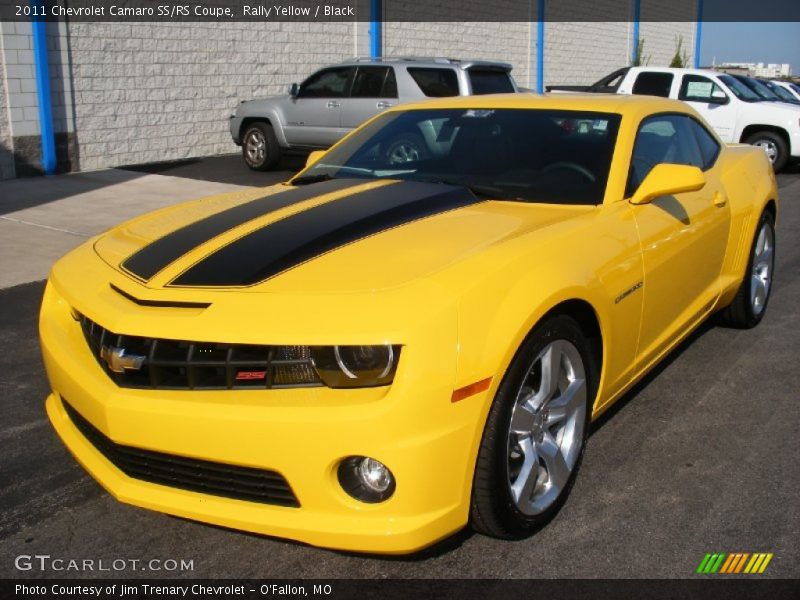 Front 3/4 View of 2011 Camaro SS/RS Coupe