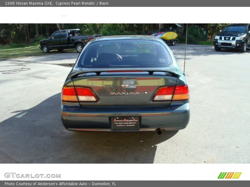 Cypress Pearl Metallic / Black 1998 Nissan Maxima GXE