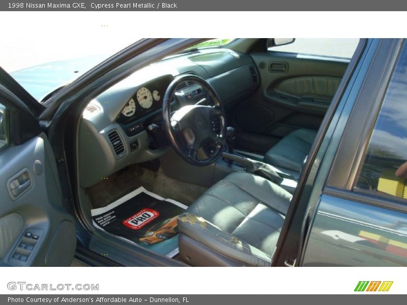 Cypress Pearl Metallic / Black 1998 Nissan Maxima GXE