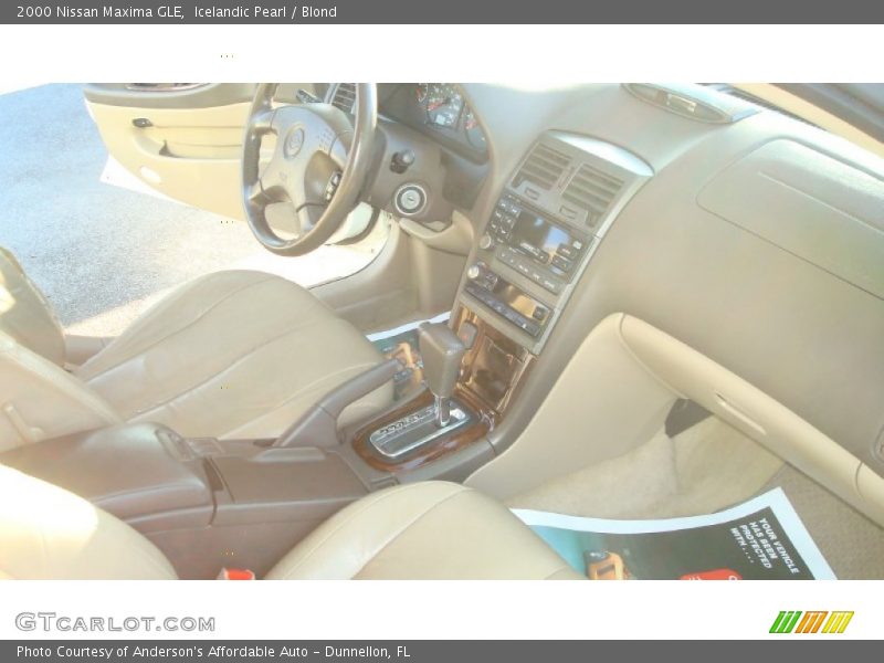 Icelandic Pearl / Blond 2000 Nissan Maxima GLE