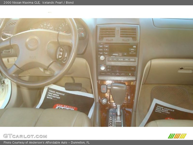 Icelandic Pearl / Blond 2000 Nissan Maxima GLE