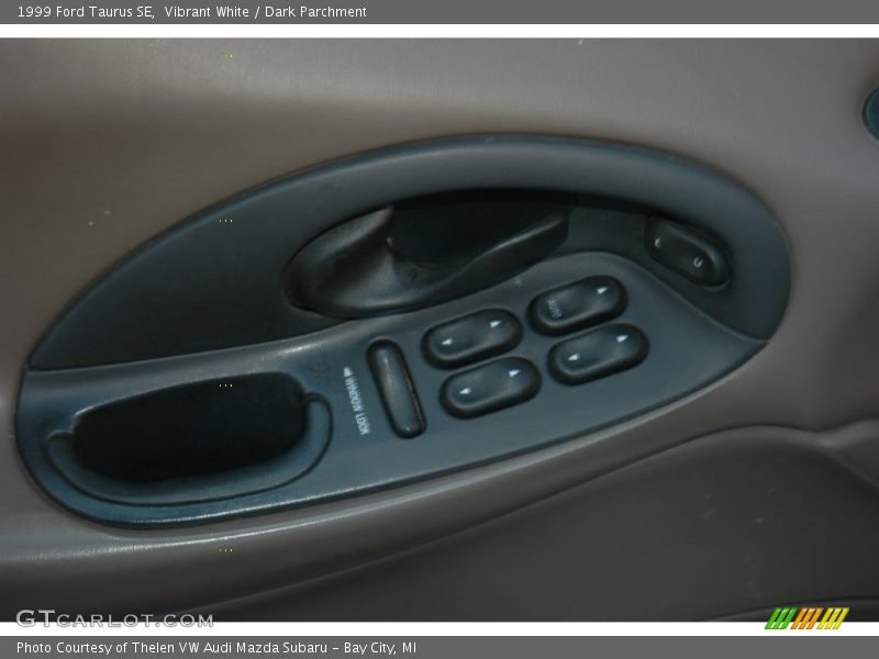 Vibrant White / Dark Parchment 1999 Ford Taurus SE