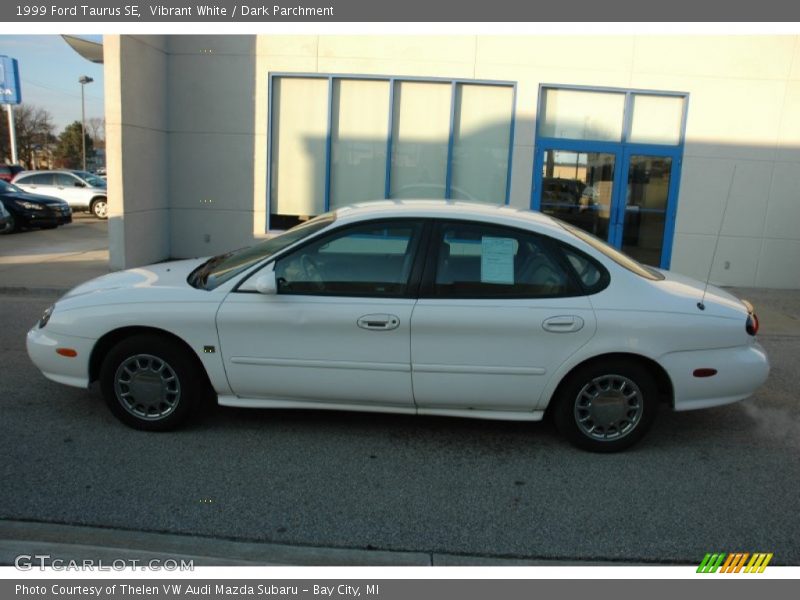 Vibrant White / Dark Parchment 1999 Ford Taurus SE