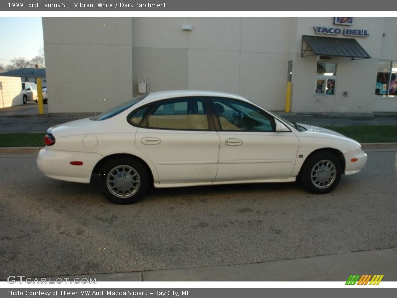 Vibrant White / Dark Parchment 1999 Ford Taurus SE