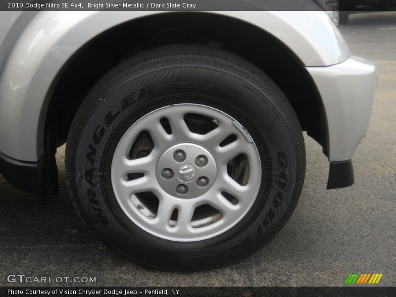 Bright Silver Metallic / Dark Slate Gray 2010 Dodge Nitro SE 4x4
